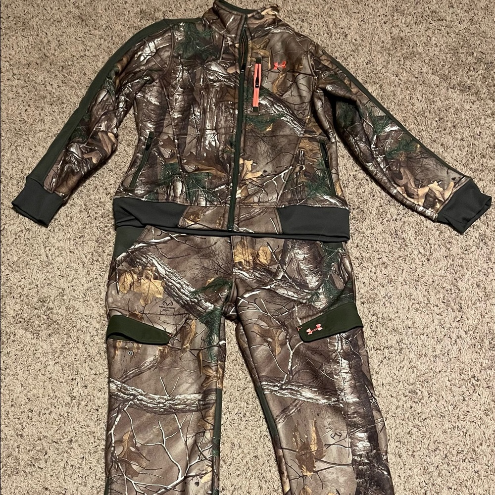 Womens Under Armour hunting suit